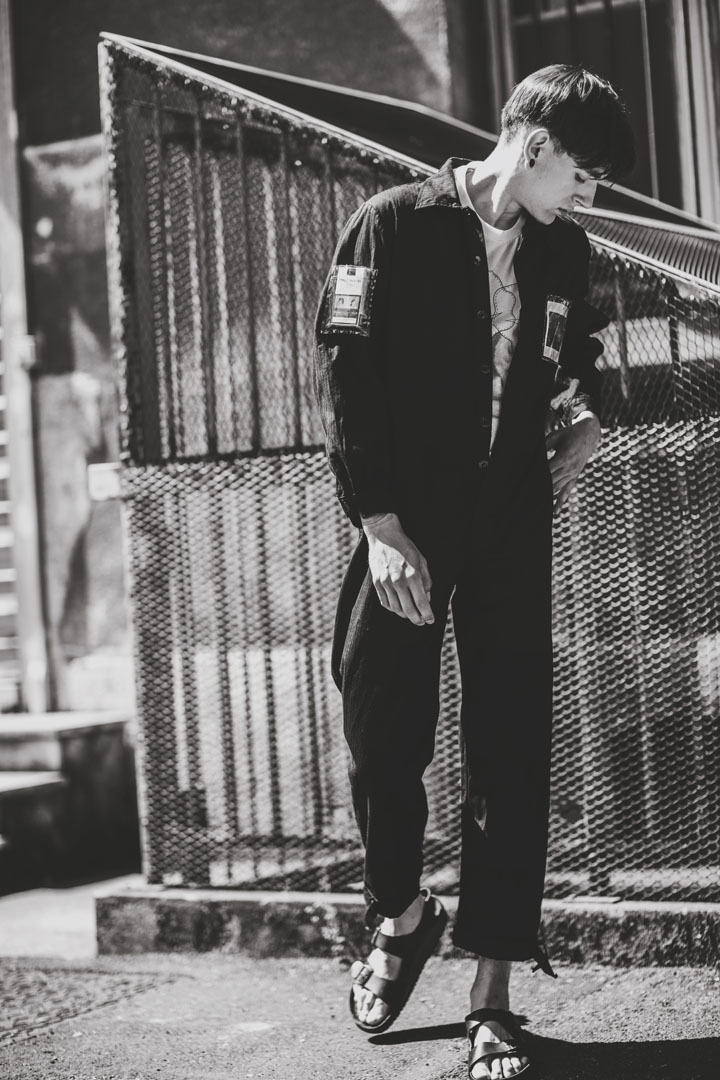 T-shirt: Kiminte Kimhekim / Combi: Galery Paris / Sandals: Birkenstock