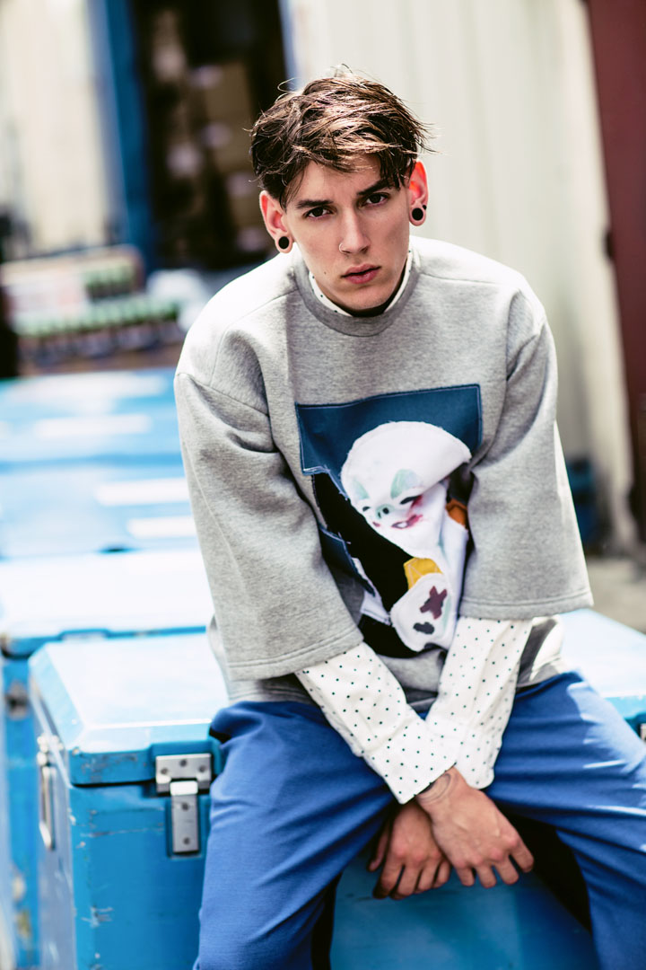 Shirt: Europann / Neoprene Sweater: Icosae / Bicolour Pants: Swen 