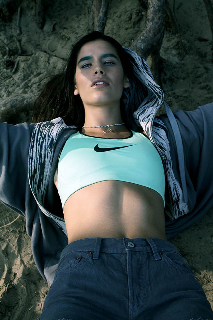  Jacket: LEAF Butterfly Jacket,Chain: LEAF, Bra: NIKE SHAPE BRA, Shorts: LEVI'S WOMENS RED TAB 501 SHORT STEEP RAVINE